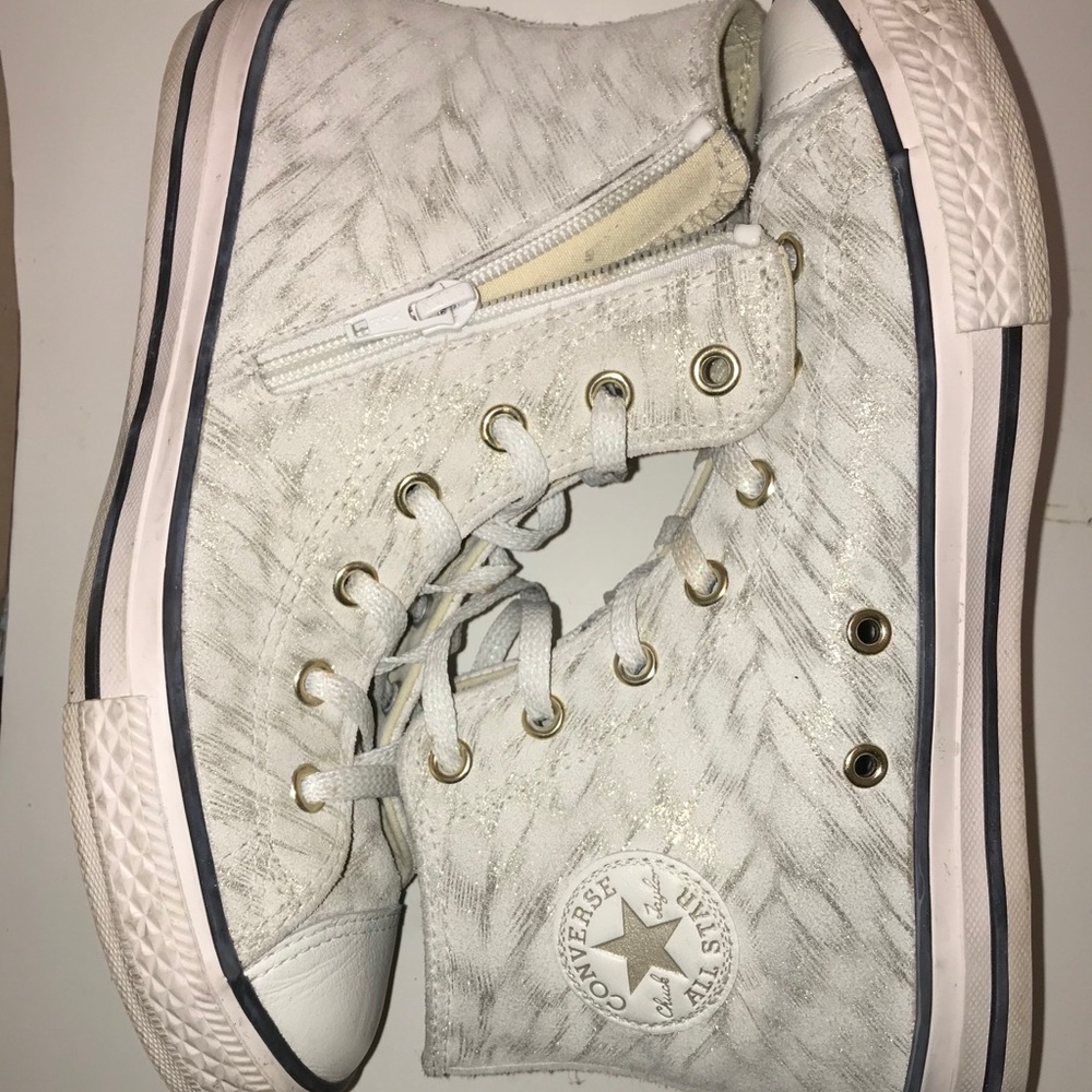 White with silver detail converse size 5Y/ 6 1/2